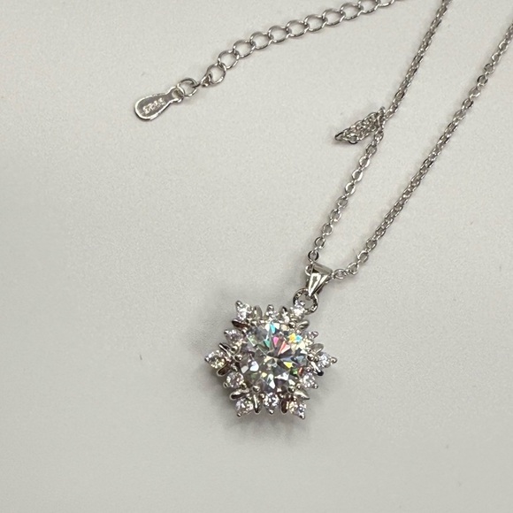 Sunflower Moissanite Diamond 4ct.tw set  NIB VVS1 Color D .925 Silver w/GRA cert - Picture 1 of 10